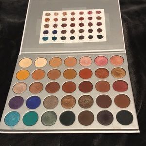 Jaclyn hill palette